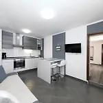 Marina, No 1 Appartement *