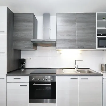 Marina, No 1 Daire Rovanjska