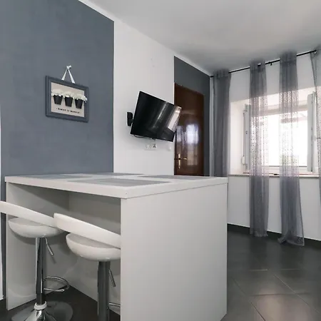 Marina, No 1 Apartman *