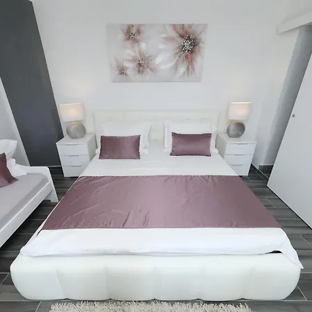 Apartman Marina, No 1 *