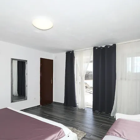 Marina, No 1 Apartman *